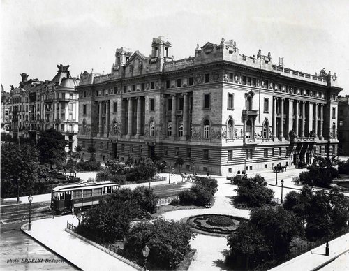 A Magyar Nemzeti Bank palotája 1910.jpg