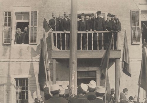 albán függetlenség ünnepe 1913 Ismail Qemali.jpg