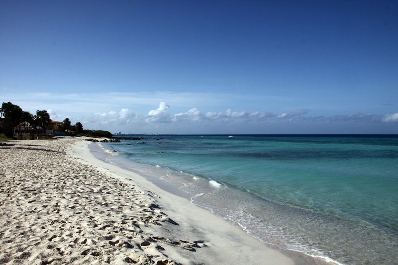 aruba strand.jpg