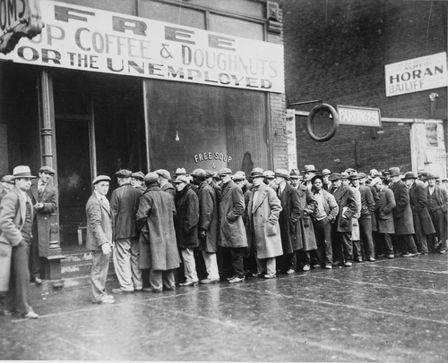 munkanélküliek ingyenkonyha előtt gazdasági válság 1929.png