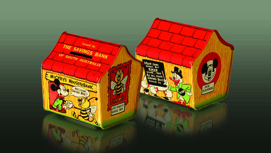 Mickey Mouse és a gyűjtögető méhecske szövetségét hirdetik ezek az ausztrál perselyek. Ajánlókép
